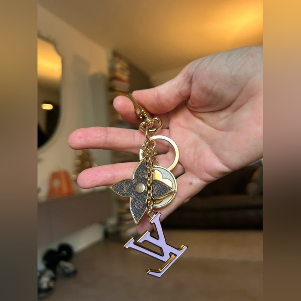 Louis Vuitton Spring Street Bag Charm and Key Holder - Picture 6 of 7